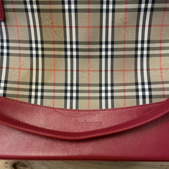 Vintage Burberrys Nova Check Tote Red Leather Trim - Picture 10 of 11